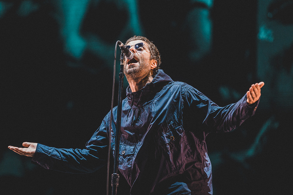 Com 9 músicas do Oasis, Liam Gallagher faz sessão nostalgia no Lolla