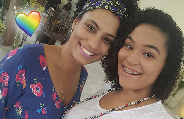 Filha de Marielle Franco faz tatuagem em homenagem à mãe