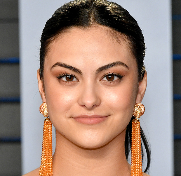 makes-famosas-Oscar-2018-camila-mendes