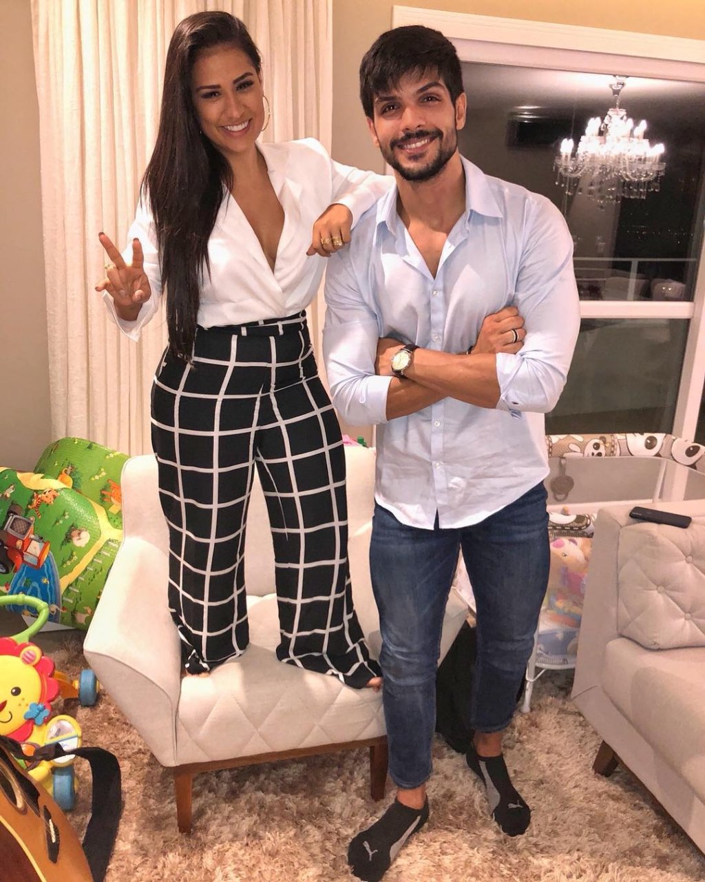 Simone encontra ex-BBB Lucas e declara: “ele merece perdão”