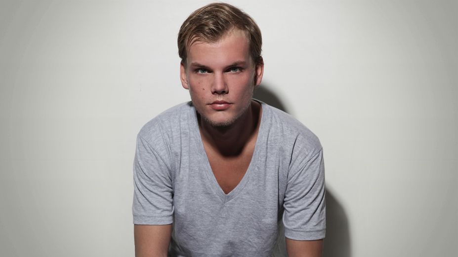 Famosos lamentam a morte do DJ Avicii