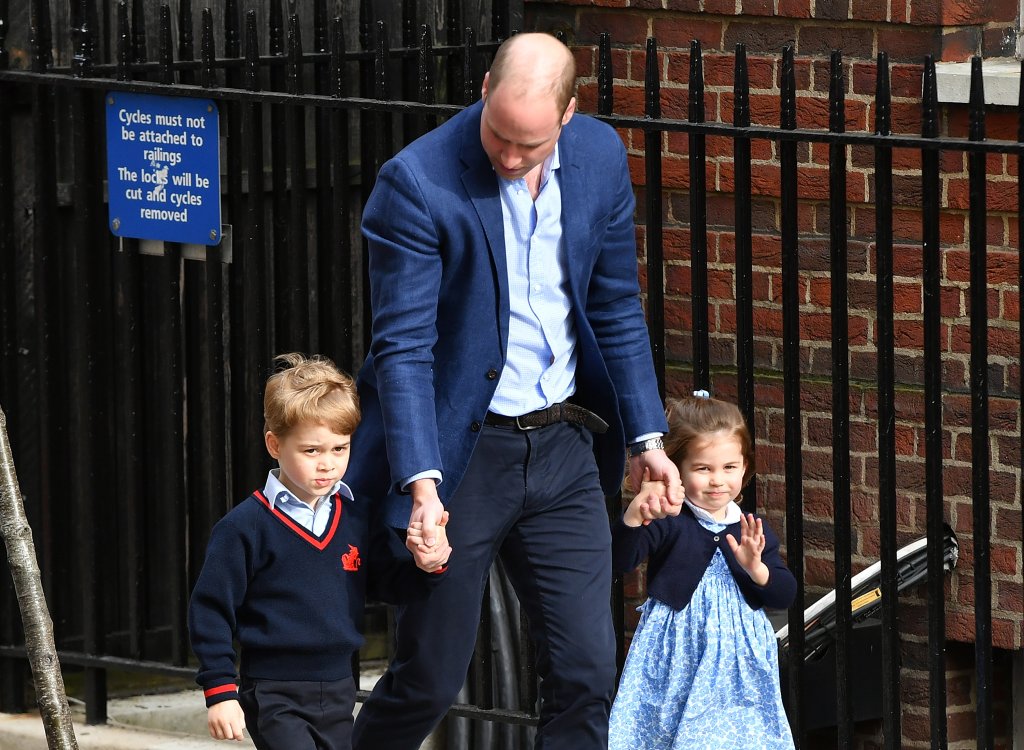 Príncipe George e princesa Charlotte já conheceram o novo irmãozinho