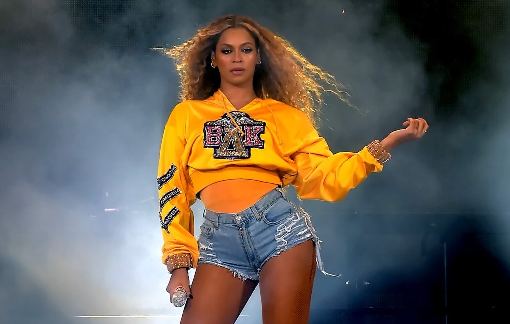 A web pirou com a “troca de esmalte” da Beyoncé durante show no Coachella