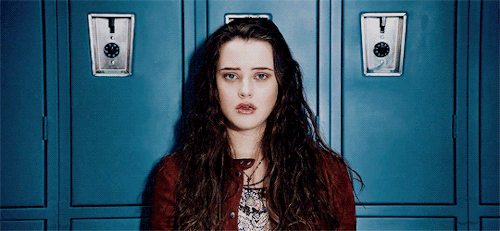 Desvendamos cada desenho da abertura de 13 Reasons Why!