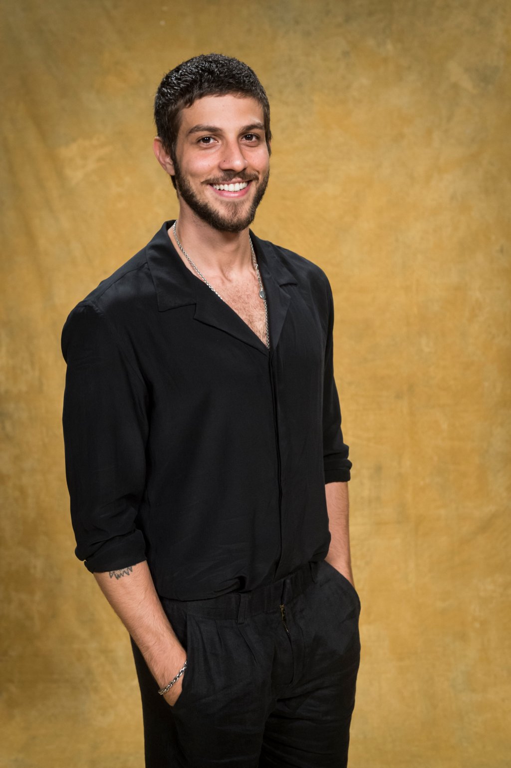 Chay Suede sobre seu personagem em Segundo Sol: “um cara frustrado”