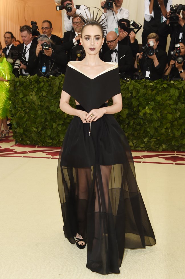 lily-collins-met-gala