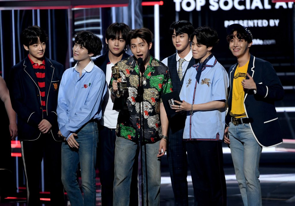 BTS conquista marca histórica com novo álbum, Love Yourself: Tear