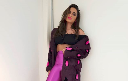 Anitta lota show na Argentina e diz: “me arrepiei, chorei, emocionei”