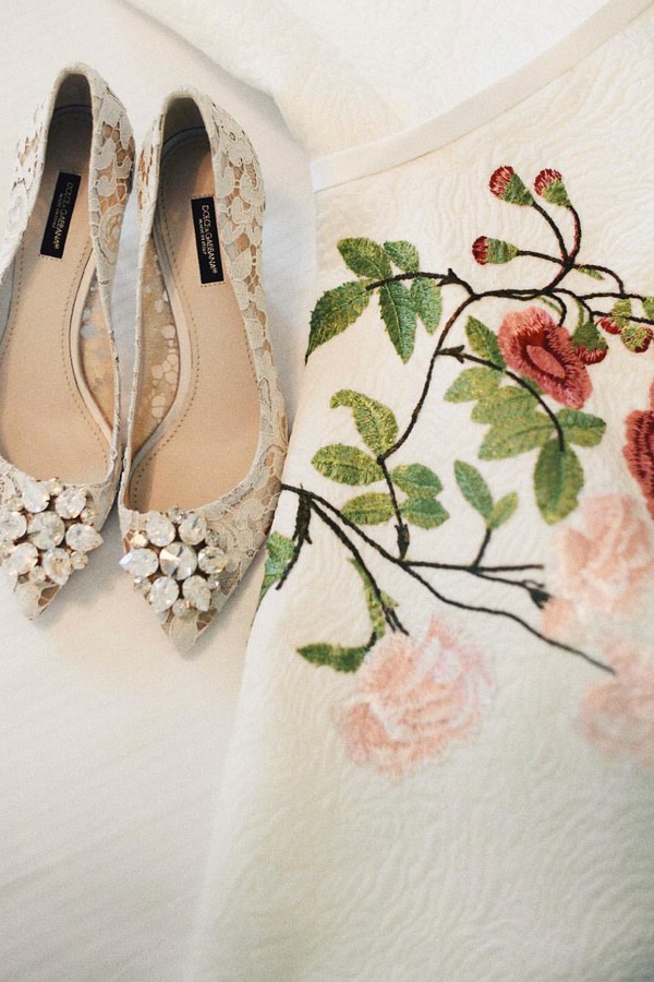 camila-queiroz-casamento-sapato Sapatos do look que camila queiroz usou em seu casamento no civil