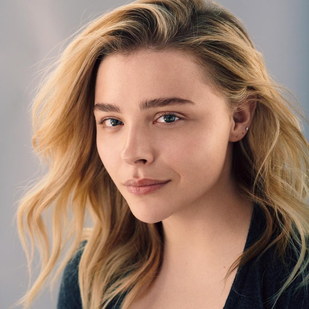 Chloe Moretz sobre acne e foto sem make: “Nunca pensei que seria possível”