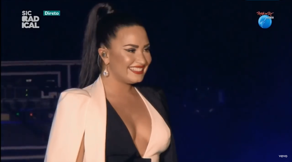 Demi Lovato se emociona ao cantar Sober pela 1ª vez no Rock in Rio Lisboa