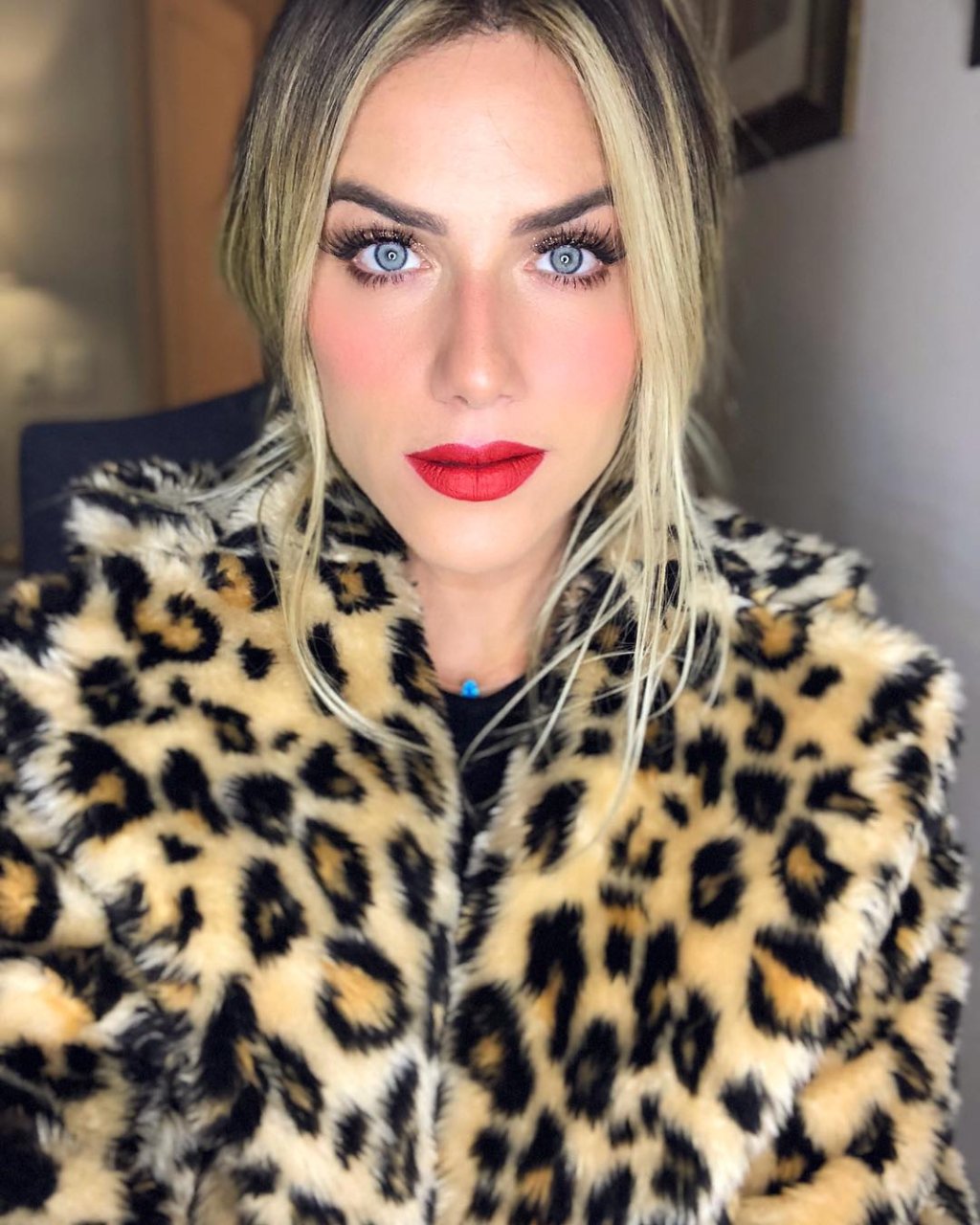 Modelo processa Giovanna Ewbank por danos morais e direito de imagem