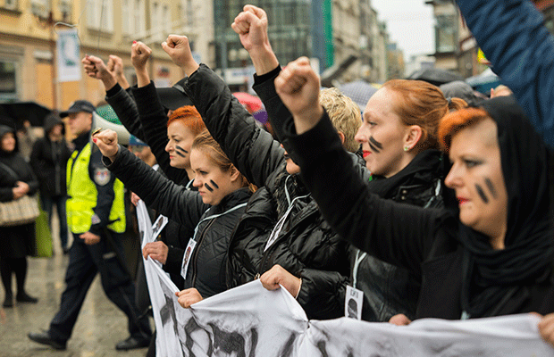 Projeto de lei para aborto seguro e gratuito está em votação na Argentina