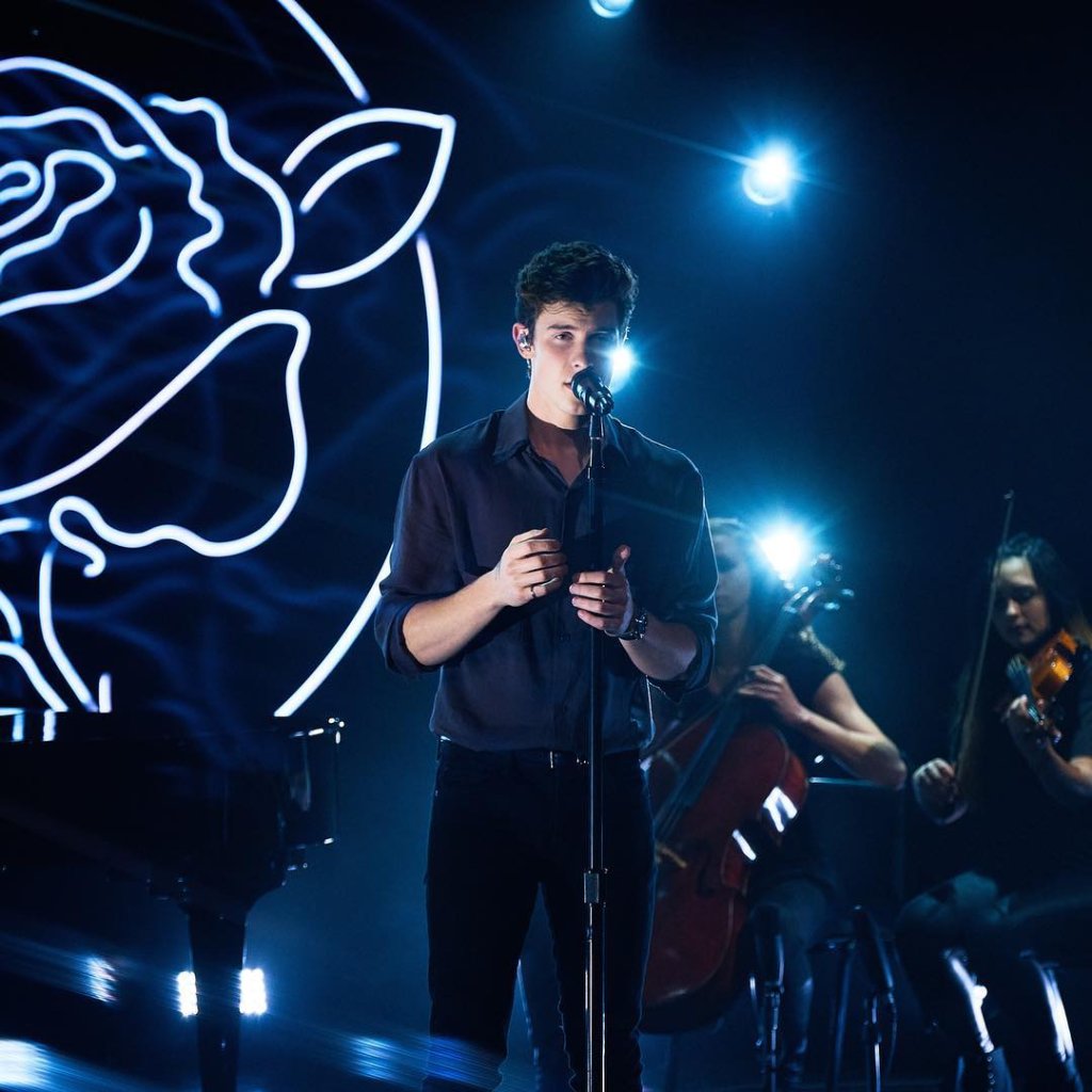 Real oficial: Shawn Mendes lança In My Blood com trechos em português