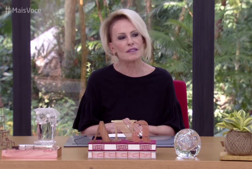 Ops! Ana Maria Braga manda feliz aniversário para ator que já morreu