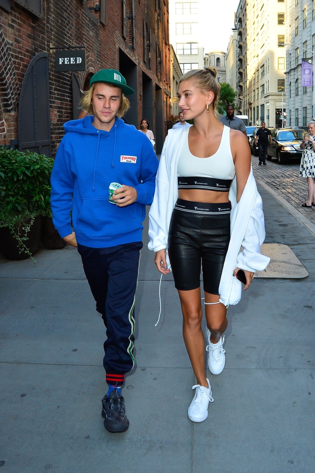 Hailey Baldwin se pronunciou sobre especulações de casamento com Bieber