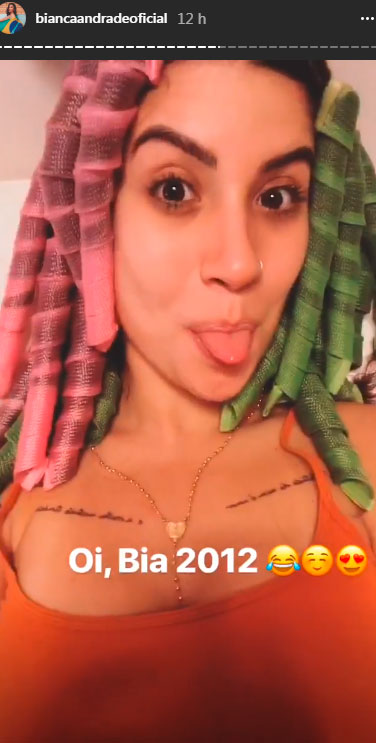 bianca-andrade-boca-rosa-cabelo-cacheado-1 bianca-andrade-boca-rosa-cabelo-cacheado-1