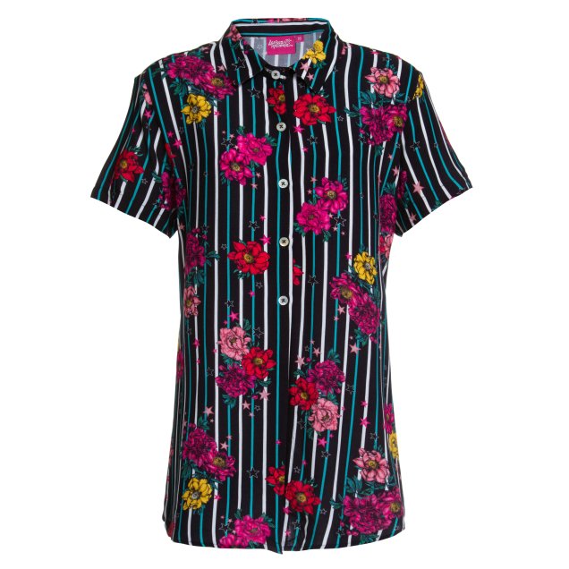 Camisa Larissa Manoela para Riachuelo (R$ 89,90*) Camisa Larissa Manoela para Riachuelo (R$ 89,90*)