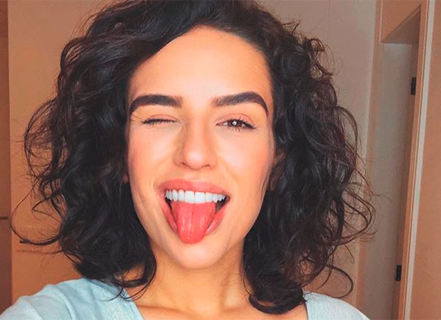 Retrospectiva: Kéfera comenta cabelo, make e sobrancelhas da adolescência