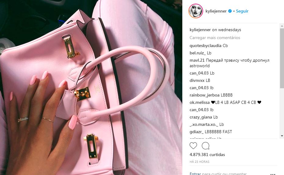 kylie-jenner-look-pink1 Kylie Jenner com look rosa à la meninas malvadas