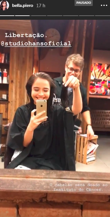 bella-piero-cortando-cabelo bella-piero-cortando-cabelo