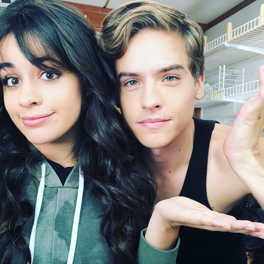 Camila Cabello e Dylan Sprouse estão trabalhando em projeto misterioso