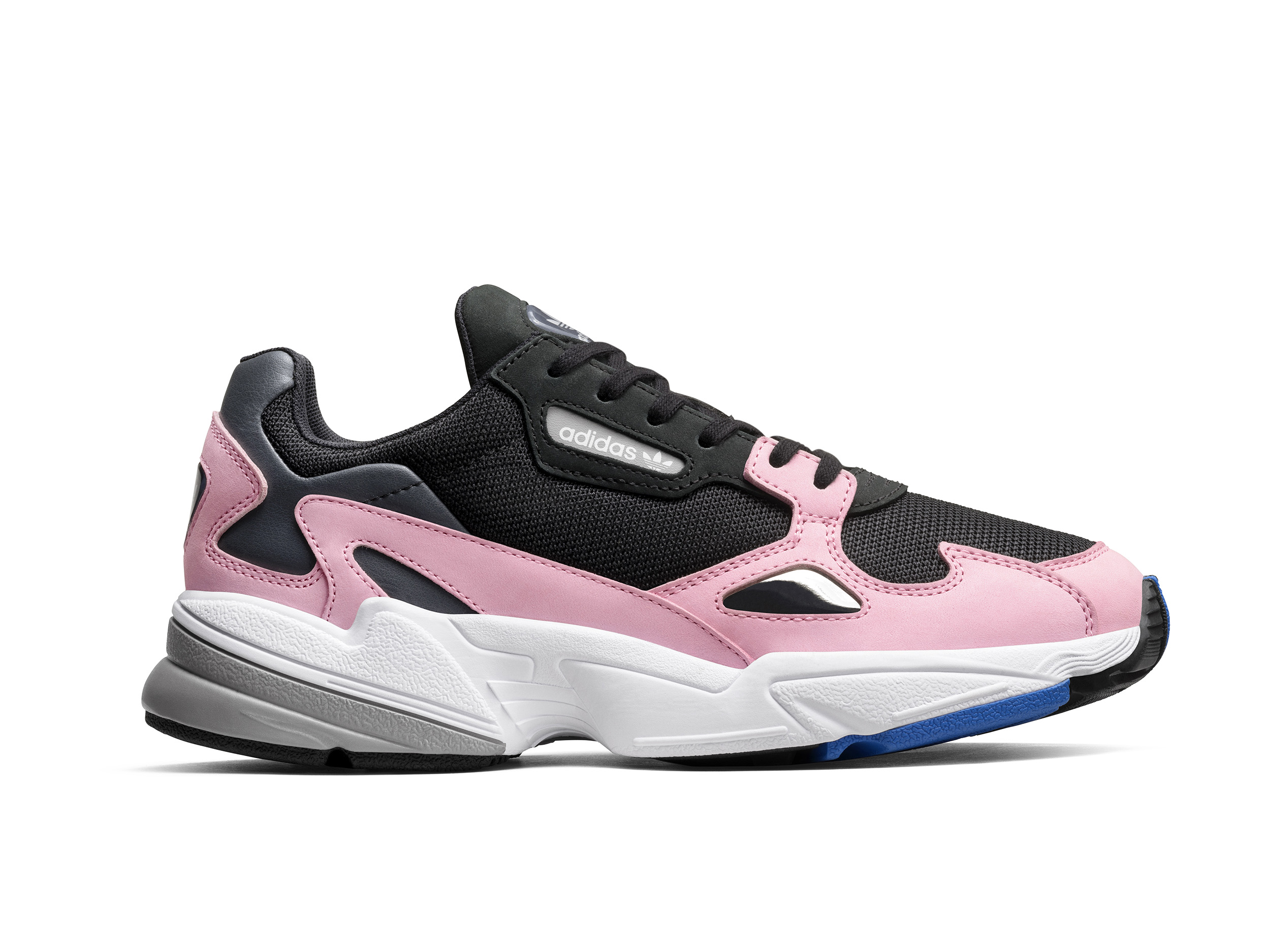 Kylie-jenner- adidas-originals-tênis-falcon Kylie-jenner- adidas-originals-tênis-falcon