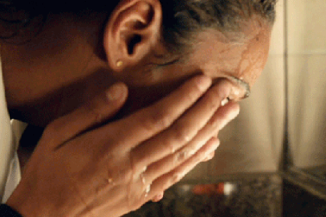 gif-cleaning-face gif-cleaning-face