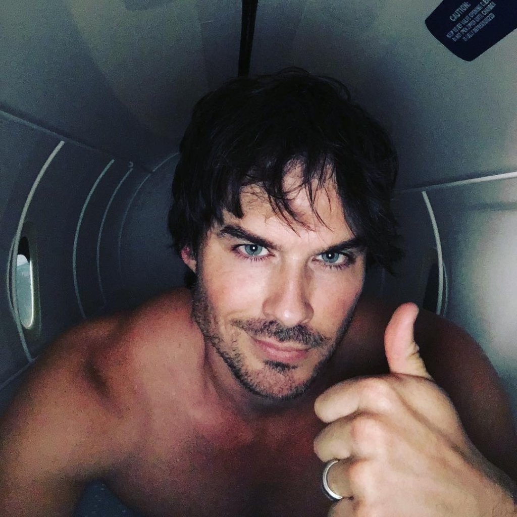 Ian Somerhalder vestido de médico é tudo que você precisa ver hoje