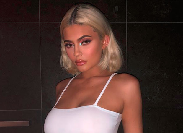 Barbiezinha: Kylie Jenner mostra jeito diferente de usar esmalte rosa