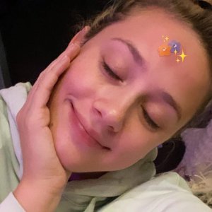 lili-reinhart-espinha Lili Reinhart fala sobre espinhas