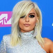 vma-2018-make-cabelo-famosas-bebe-rexha vma-2018-make-cabelo-famosas-bebe-rexha