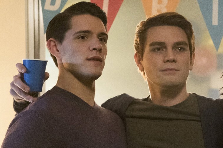 Casey Cott diz que Archie morre em 3ª temporada de Riverdale