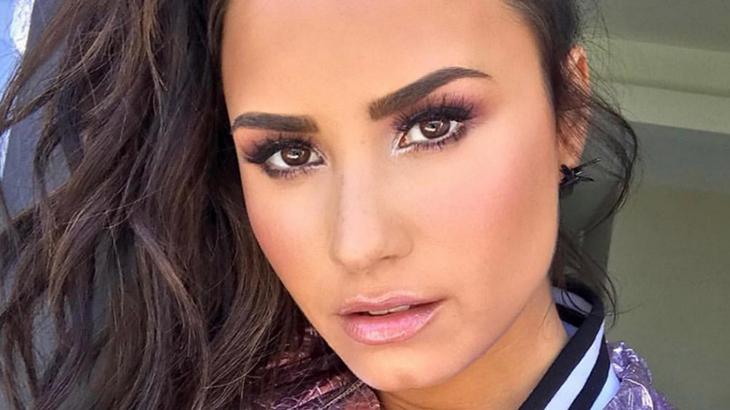 Demi Lovato é fotografada pela primeira vez após overdose