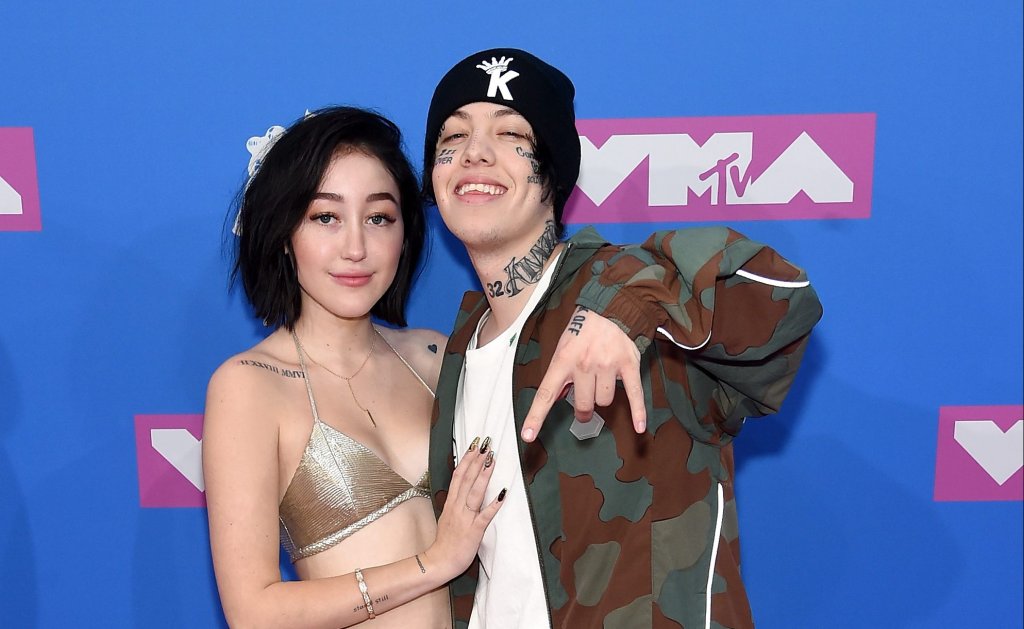 Treta! Noah Cyrus acusa ex-namorado de traição e publica provas no Insta