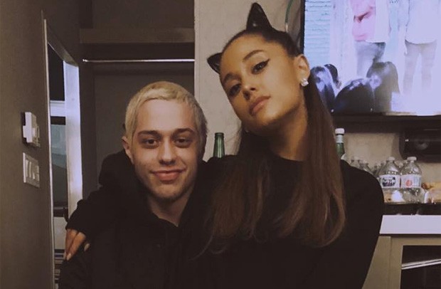 ariana-grande-anel-noivado-pete-davidson