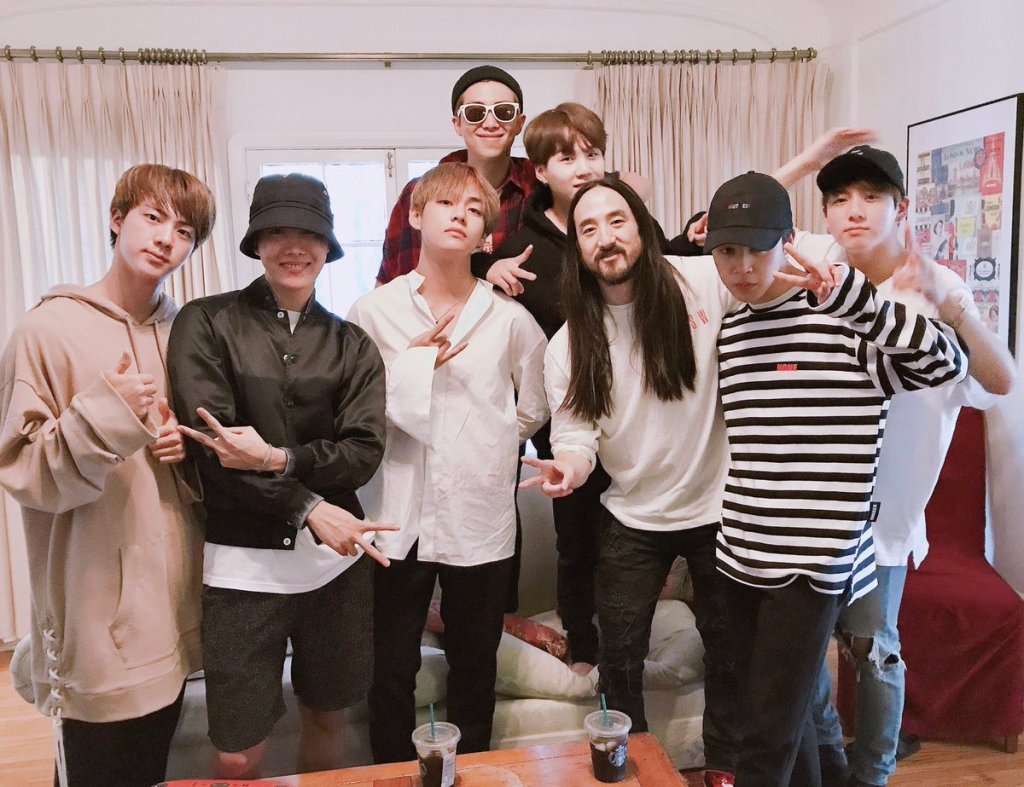 Saiu Waste It on Me, a parceria em inglês do BTS com o Steve Aoki
