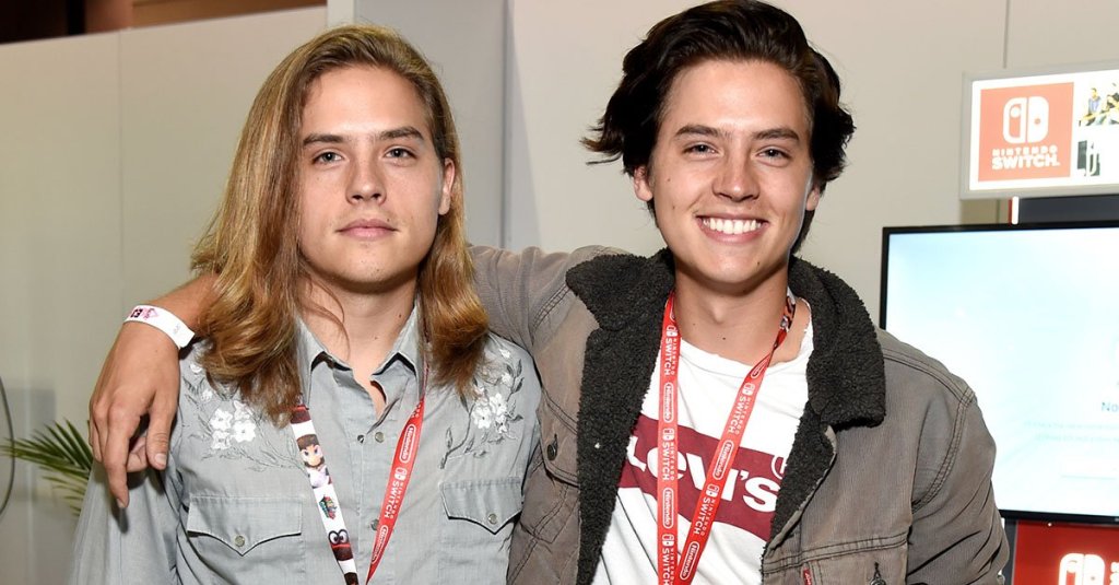 Cole Sprouse zoa irmão no Twitter e relembra de Zack & Cody