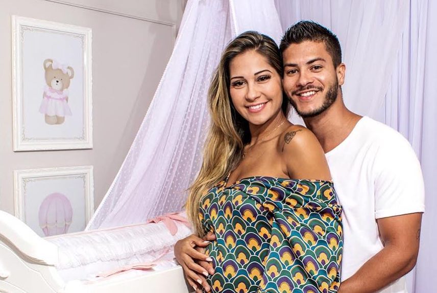 Nasceu! Mayra Cardi dá à luz Sophia, sua filha com Arthur Aguiar