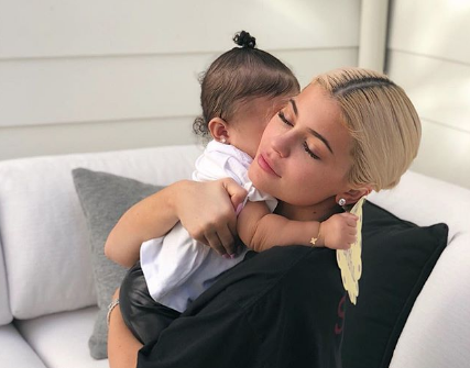 Kylie Jenner diz que quer mais um bebê e já pensa em nomes