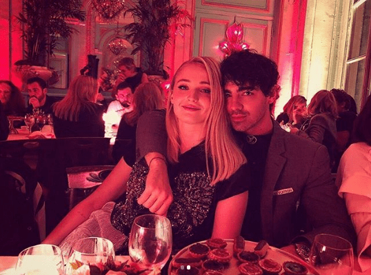 Joe Jonas e Sophie Turner fazem tattoo de casal e tem a ver com a Disney