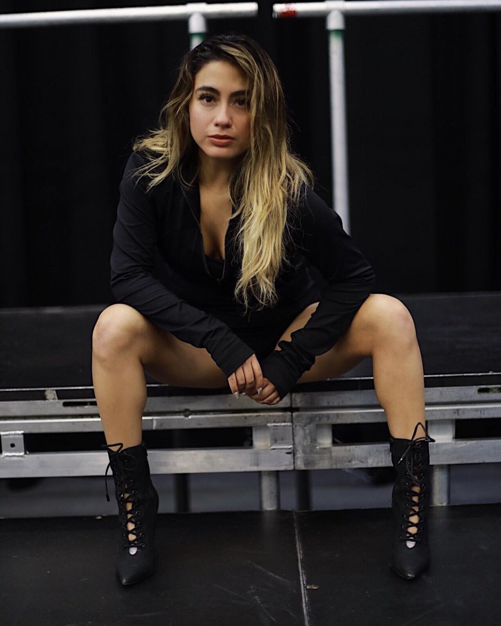 Ally Brooke está no maior clima do reggaeton no single Vámonos