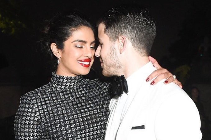A primeira mensagem que Nick Jonas mandou para Priyanka foi muito formal