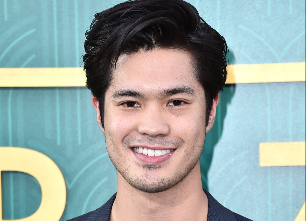 Ross Butler, de 13 Reasons Why, faz cover mara da música nova de BTS. Uau!