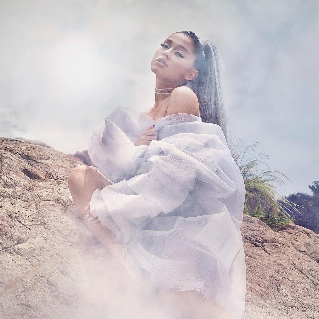 Ariana Grande lança novo single, Imagine, e dá cutucão em Kanye West