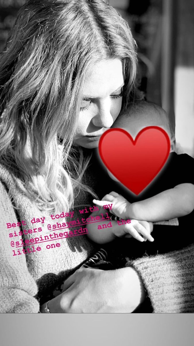ashley-benson-filha-troian-bellisario ashley-benson-filha-troian-bellisario