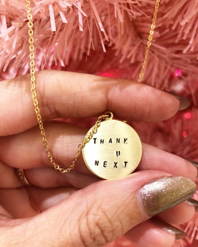 colar-thank-u-next colar-thank-u-next