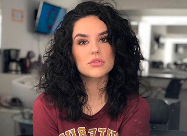 Kéfera posta foto com cabelo colorido e relembra: “Destruiu muito”