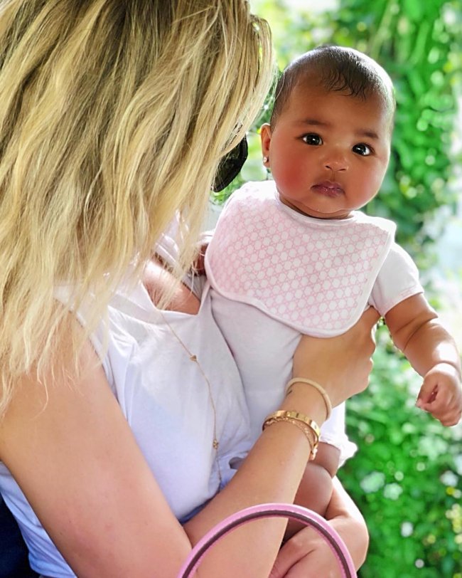 khloe-kardashian-true-thompson khloe-kardashian-true-thompson