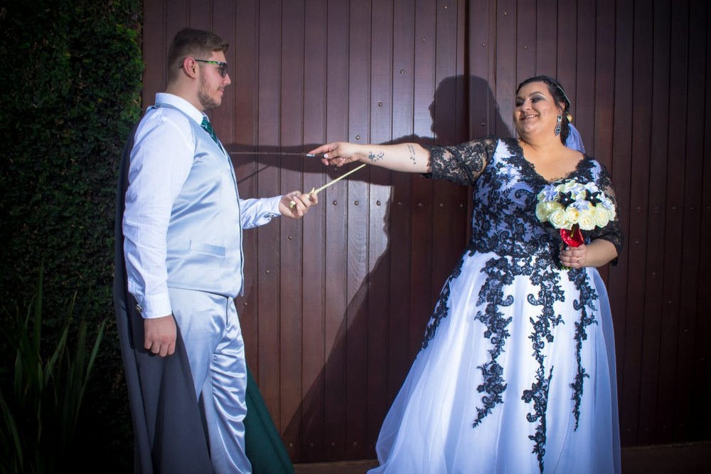 Com ‘voto perpétuo’, casal brasileiro faz casamento no estilo Harry Potter